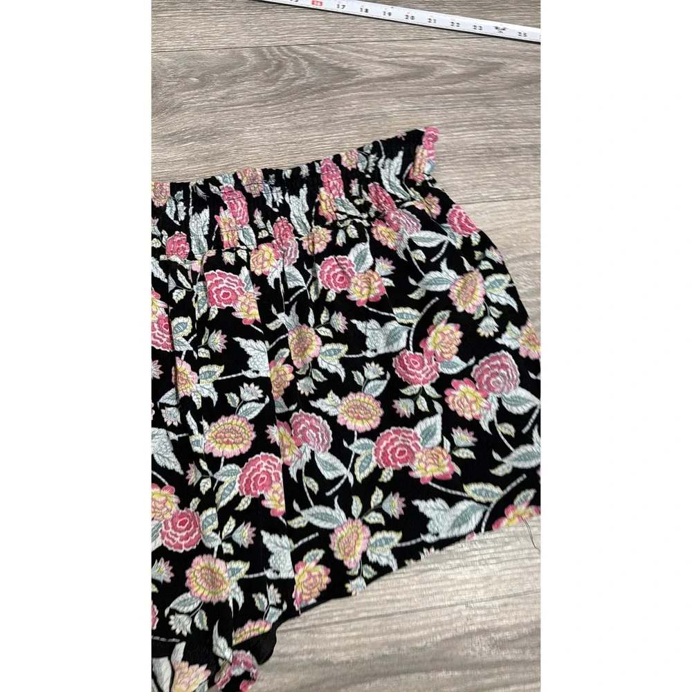 Torrid Black Floral Smocked Back Shorts Plus Size 2 Large‎ Cottagecore Summer